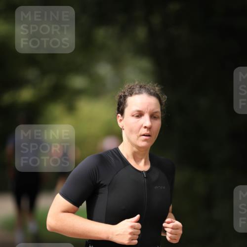 30.08.2026 - Elbe Triathlon Hamburg Antke Förster http://msf.ph/oto/10102300 30.08.2026 11:24:36 Laufen 934 meine-sportfotos.de