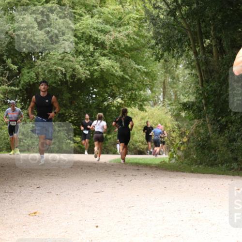 30.08.2026 - Elbe Triathlon Hamburg Antke Förster http://msf.ph/oto/10102309 30.08.2026 11:28:01 Laufen 789, 714 meine-sportfotos.de