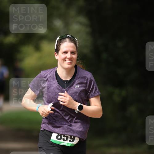 30.08.2026 - Elbe Triathlon Hamburg Antke Förster http://msf.ph/oto/10102316 30.08.2026 11:24:43 Laufen 6 meine-sportfotos.de