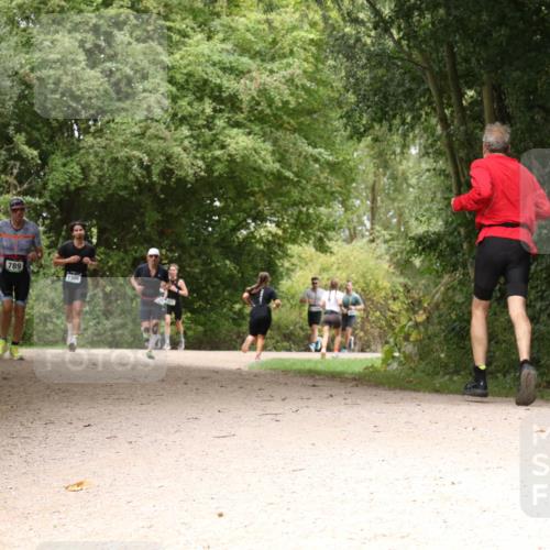 30.08.2026 - Elbe Triathlon Hamburg Antke Förster http://msf.ph/oto/10102319 30.08.2026 11:28:05 Laufen 789, 1306 meine-sportfotos.de