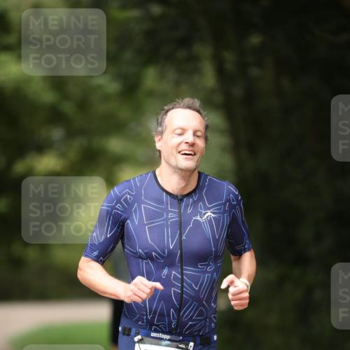 30.08.2026 - Elbe Triathlon Hamburg Antke Förster http://msf.ph/oto/10102326 30.08.2026 11:24:55 Laufen 1203 meine-sportfotos.de