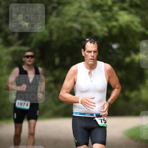 30.08.2026 - Elbe Triathlon Hamburg Antke Förster http://msf.ph/oto/10102342 30.08.2026 11:25:05 Laufen 1074, 75 meine-sportfotos.de