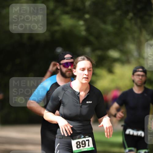 30.08.2026 - Elbe Triathlon Hamburg Antke Förster http://msf.ph/oto/10102372 30.08.2026 11:25:26 Laufen 897, 2 meine-sportfotos.de