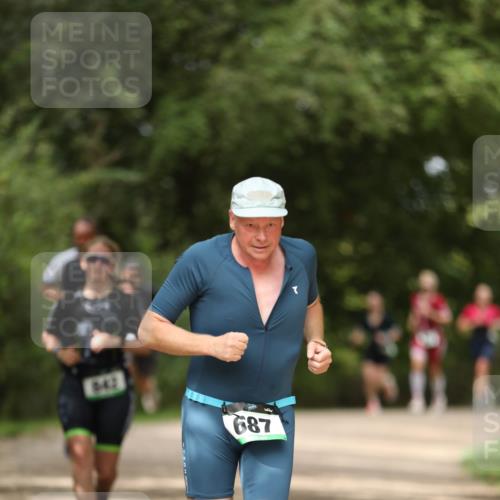 30.08.2026 - Elbe Triathlon Hamburg Antke Förster http://msf.ph/oto/10102376 30.08.2026 11:25:28 Laufen 942, 687 meine-sportfotos.de