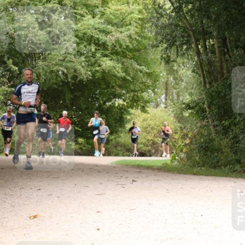 30.08.2026 - Elbe Triathlon Hamburg Antke Förster http://msf.ph/oto/10102385 30.08.2026 11:29:04 Laufen 80, 016 meine-sportfotos.de