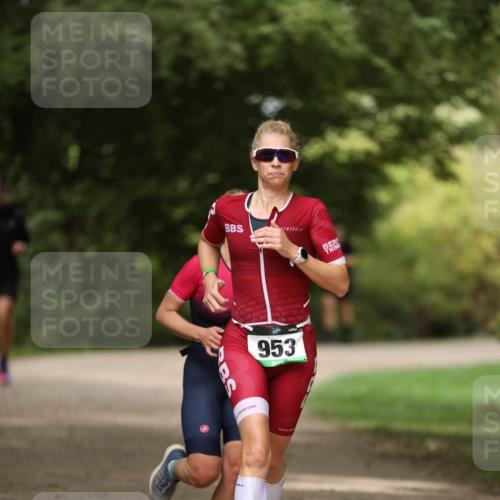 30.08.2026 - Elbe Triathlon Hamburg Antke Förster http://msf.ph/oto/10102400 30.08.2026 11:25:38 Laufen 953 meine-sportfotos.de