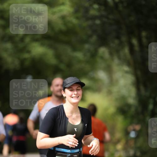 30.08.2026 - Elbe Triathlon Hamburg Antke Förster http://msf.ph/oto/10102418 30.08.2026 11:25:55 Laufen 865 meine-sportfotos.de
