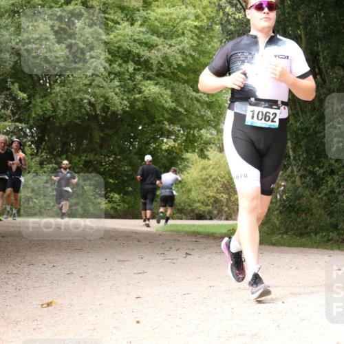 30.08.2026 - Elbe Triathlon Hamburg Antke Förster http://msf.ph/oto/10102423 30.08.2026 11:29:21 Laufen 1062 meine-sportfotos.de