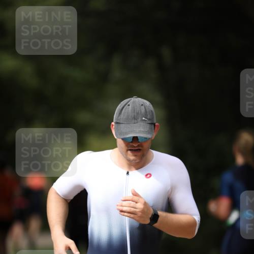 30.08.2026 - Elbe Triathlon Hamburg Antke Förster http://msf.ph/oto/10102424 30.08.2026 11:25:57 Laufen 546 meine-sportfotos.de