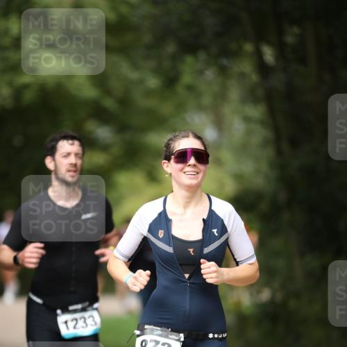30.08.2026 - Elbe Triathlon Hamburg Antke Förster http://msf.ph/oto/10102440 30.08.2026 11:26:09 Laufen 1233, 872 meine-sportfotos.de