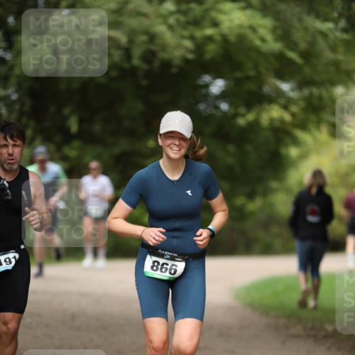 30.08.2026 - Elbe Triathlon Hamburg Antke Förster http://msf.ph/oto/10102446 30.08.2026 11:26:11 Laufen 191, 866 meine-sportfotos.de