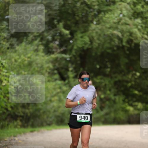30.08.2026 - Elbe Triathlon Hamburg Antke Förster http://msf.ph/oto/10102460 30.08.2026 11:26:21 Laufen 940 meine-sportfotos.de
