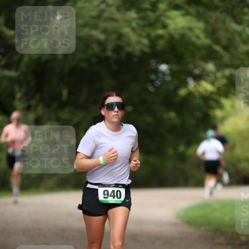 30.08.2026 - Elbe Triathlon Hamburg Antke Förster http://msf.ph/oto/10102462 30.08.2026 11:26:22 Laufen 940 meine-sportfotos.de