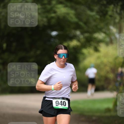 30.08.2026 - Elbe Triathlon Hamburg Antke Förster http://msf.ph/oto/10102464 30.08.2026 11:26:23 Laufen 940 meine-sportfotos.de