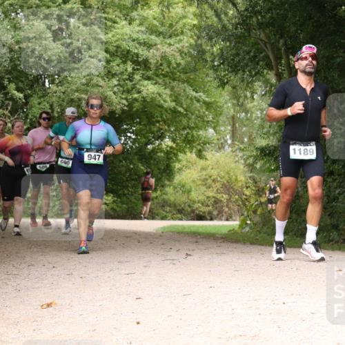 30.08.2026 - Elbe Triathlon Hamburg Antke Förster http://msf.ph/oto/10102489 30.08.2026 11:30:03 Laufen 509, 690, 947, 1189 meine-sportfotos.de