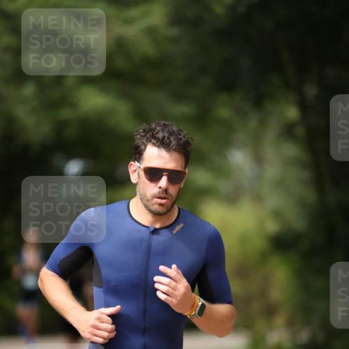 30.08.2026 - Elbe Triathlon Hamburg Antke Förster http://msf.ph/oto/10102492 30.08.2026 11:26:39 Laufen 659 meine-sportfotos.de