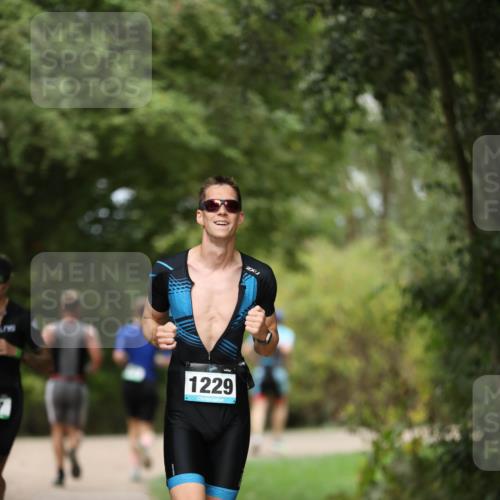 30.08.2026 - Elbe Triathlon Hamburg Antke Förster http://msf.ph/oto/10102500 30.08.2026 11:26:47 Laufen 1229 meine-sportfotos.de