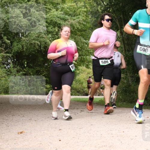 30.08.2026 - Elbe Triathlon Hamburg Antke Förster http://msf.ph/oto/10102501 30.08.2026 11:30:07 Laufen 91, 509, 690 meine-sportfotos.de