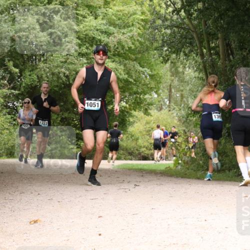 30.08.2026 - Elbe Triathlon Hamburg Antke Förster http://msf.ph/oto/10102507 30.08.2026 11:30:18 Laufen 200, 1222, 1051, 139 meine-sportfotos.de
