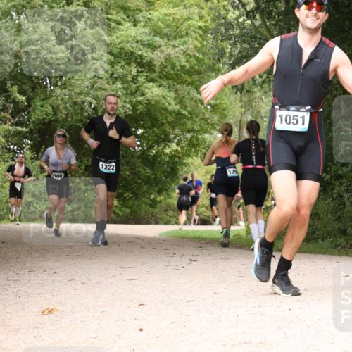 30.08.2026 - Elbe Triathlon Hamburg Antke Förster http://msf.ph/oto/10102511 30.08.2026 11:30:19 Laufen 00, 1222, 139, 1051 meine-sportfotos.de