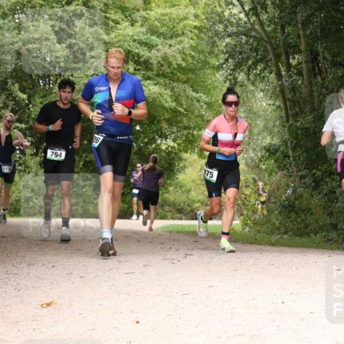 30.08.2026 - Elbe Triathlon Hamburg Antke Förster http://msf.ph/oto/10102527 30.08.2026 11:30:35 Laufen 1136, 794, 26, 975 meine-sportfotos.de
