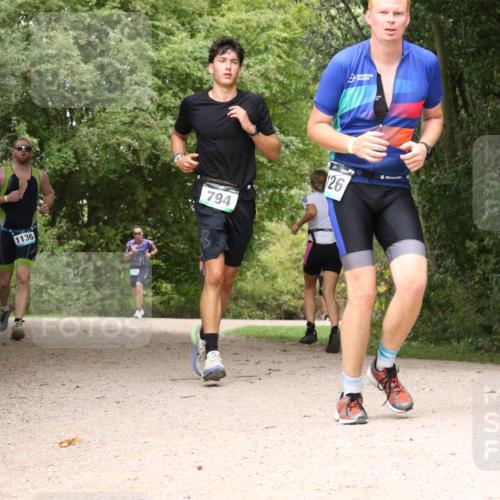 30.08.2026 - Elbe Triathlon Hamburg Antke Förster http://msf.ph/oto/10102531 30.08.2026 11:30:37 Laufen 1136, 794, 126, 75 meine-sportfotos.de