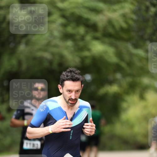 30.08.2026 - Elbe Triathlon Hamburg Antke Förster http://msf.ph/oto/10102532 30.08.2026 11:27:07 Laufen 7183 meine-sportfotos.de