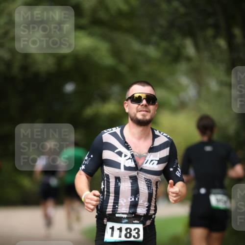 30.08.2026 - Elbe Triathlon Hamburg Antke Förster http://msf.ph/oto/10102536 30.08.2026 11:27:09 Laufen 1183 meine-sportfotos.de