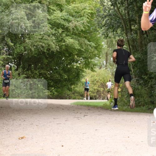 30.08.2026 - Elbe Triathlon Hamburg Antke Förster http://msf.ph/oto/10102547 30.08.2026 11:30:48 Laufen 843, 942, 1159 meine-sportfotos.de
