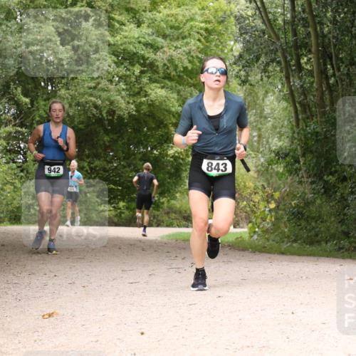 30.08.2026 - Elbe Triathlon Hamburg Antke Förster http://msf.ph/oto/10102553 30.08.2026 11:30:54 Laufen 843, 942 meine-sportfotos.de