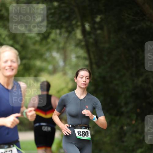 30.08.2026 - Elbe Triathlon Hamburg Antke Förster http://msf.ph/oto/10102556 30.08.2026 11:27:26 Laufen 62, 880 meine-sportfotos.de
