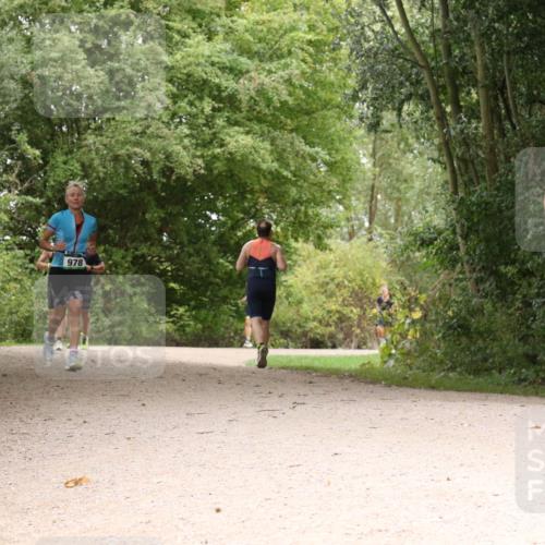 30.08.2026 - Elbe Triathlon Hamburg Antke Förster http://msf.ph/oto/10102559 30.08.2026 11:31:02 Laufen 978 meine-sportfotos.de
