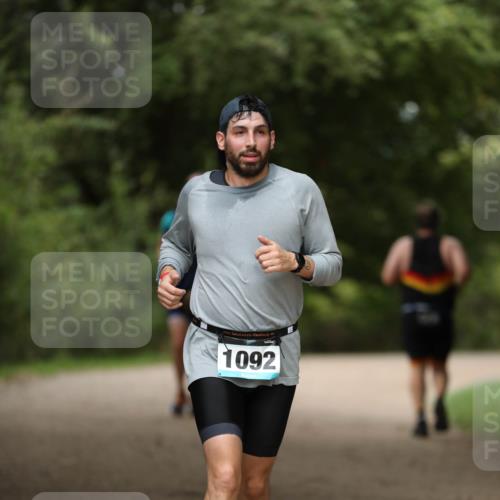 30.08.2026 - Elbe Triathlon Hamburg Antke Förster http://msf.ph/oto/10102562 30.08.2026 11:27:30 Laufen 1092 meine-sportfotos.de