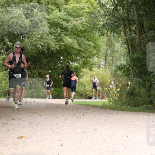 30.08.2026 - Elbe Triathlon Hamburg Antke Förster http://msf.ph/oto/10102563 30.08.2026 11:31:07 Laufen 680 meine-sportfotos.de