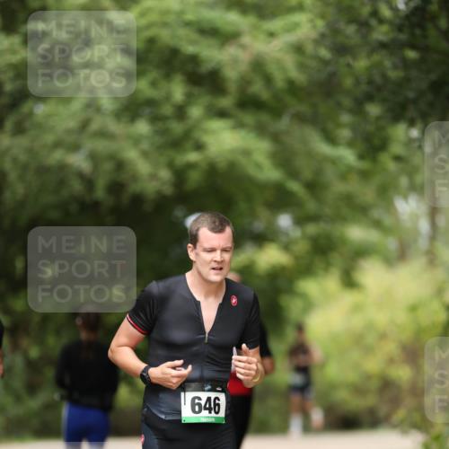 30.08.2026 - Elbe Triathlon Hamburg Antke Förster http://msf.ph/oto/10102586 30.08.2026 11:27:44 Laufen 646 meine-sportfotos.de