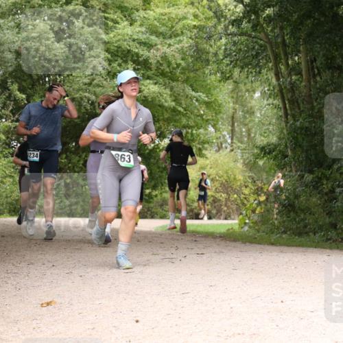 30.08.2026 - Elbe Triathlon Hamburg Antke Förster http://msf.ph/oto/10102595 30.08.2026 11:31:24 Laufen 863, 234 meine-sportfotos.de