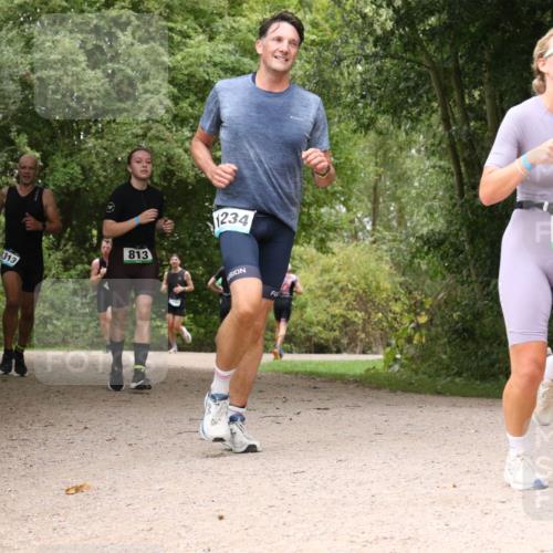 30.08.2026 - Elbe Triathlon Hamburg Antke Förster http://msf.ph/oto/10102603 30.08.2026 11:31:27 Laufen 313, 813, 1234, 870 meine-sportfotos.de