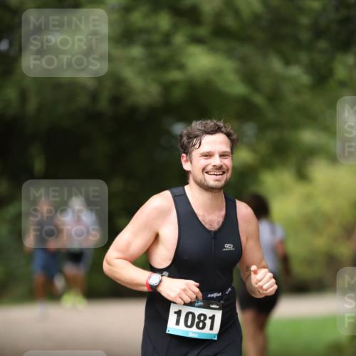 30.08.2026 - Elbe Triathlon Hamburg Antke Förster http://msf.ph/oto/10102604 30.08.2026 11:27:57 Laufen 1081 meine-sportfotos.de