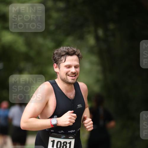 30.08.2026 - Elbe Triathlon Hamburg Antke Förster http://msf.ph/oto/10102606 30.08.2026 11:27:57 Laufen 1081 meine-sportfotos.de