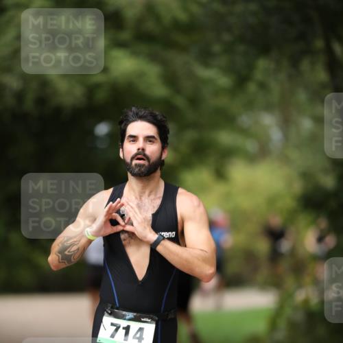 30.08.2026 - Elbe Triathlon Hamburg Antke Förster http://msf.ph/oto/10102614 30.08.2026 11:28:01 Laufen 714 meine-sportfotos.de