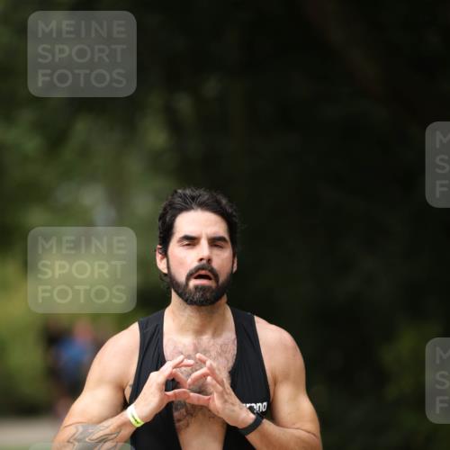 30.08.2026 - Elbe Triathlon Hamburg Antke Förster http://msf.ph/oto/10102618 30.08.2026 11:28:01 Laufen 714 meine-sportfotos.de