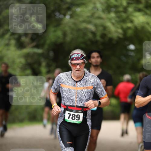 30.08.2026 - Elbe Triathlon Hamburg Antke Förster http://msf.ph/oto/10102638 30.08.2026 11:28:11 Laufen 789, 3 meine-sportfotos.de