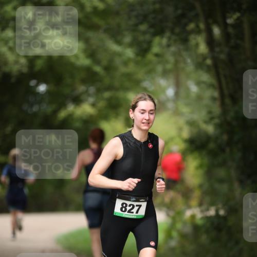 30.08.2026 - Elbe Triathlon Hamburg Antke Förster http://msf.ph/oto/10102646 30.08.2026 11:28:16 Laufen 827 meine-sportfotos.de