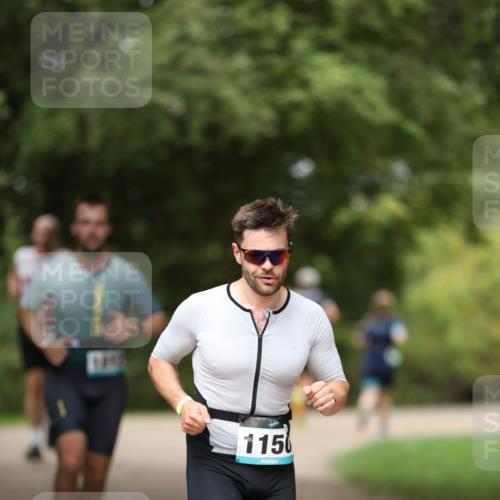 30.08.2026 - Elbe Triathlon Hamburg Antke Förster http://msf.ph/oto/10102652 30.08.2026 11:28:19 Laufen 1150 meine-sportfotos.de