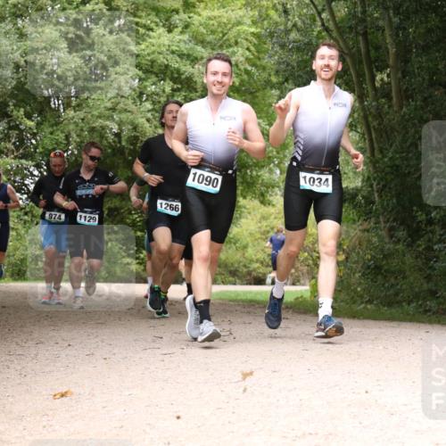 30.08.2026 - Elbe Triathlon Hamburg Antke Förster http://msf.ph/oto/10102659 30.08.2026 11:32:23 Laufen 1137, 974, 1129, 1266, 1090, 1034 meine-sportfotos.de