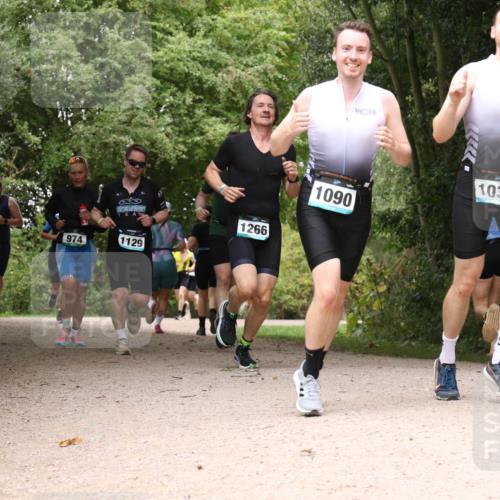 30.08.2026 - Elbe Triathlon Hamburg Antke Förster http://msf.ph/oto/10102663 30.08.2026 11:32:23 Laufen 1137, 974, 1129, 1266, 1090, 1034, 0 meine-sportfotos.de