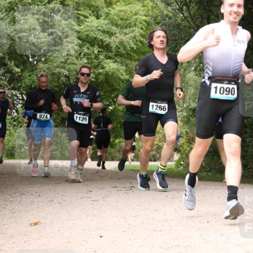30.08.2026 - Elbe Triathlon Hamburg Antke Förster http://msf.ph/oto/10102665 30.08.2026 11:32:24 Laufen 974, 1129, 1137, 1266, 1090, 1 meine-sportfotos.de