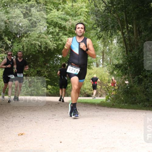 30.08.2026 - Elbe Triathlon Hamburg Antke Förster http://msf.ph/oto/10102689 30.08.2026 11:32:52 Laufen 1237, 1213 meine-sportfotos.de