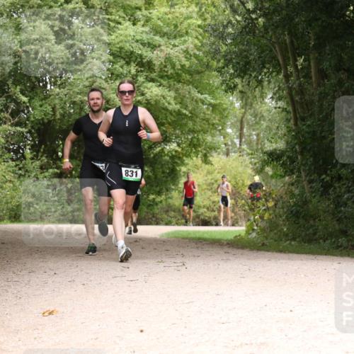 30.08.2026 - Elbe Triathlon Hamburg Antke Förster http://msf.ph/oto/10102695 30.08.2026 11:32:55 Laufen 831 meine-sportfotos.de