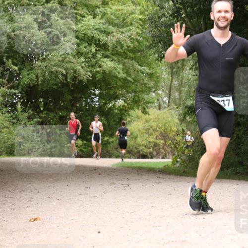 30.08.2026 - Elbe Triathlon Hamburg Antke Förster http://msf.ph/oto/10102703 30.08.2026 11:32:57 Laufen 37 meine-sportfotos.de